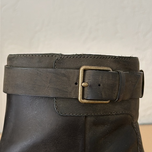 Cole Haan Hastings waterproof side zipper lug sole leather ankle boots - Picture 4 of 12